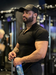 MEN’S HALF-ZIP T-SHIRT